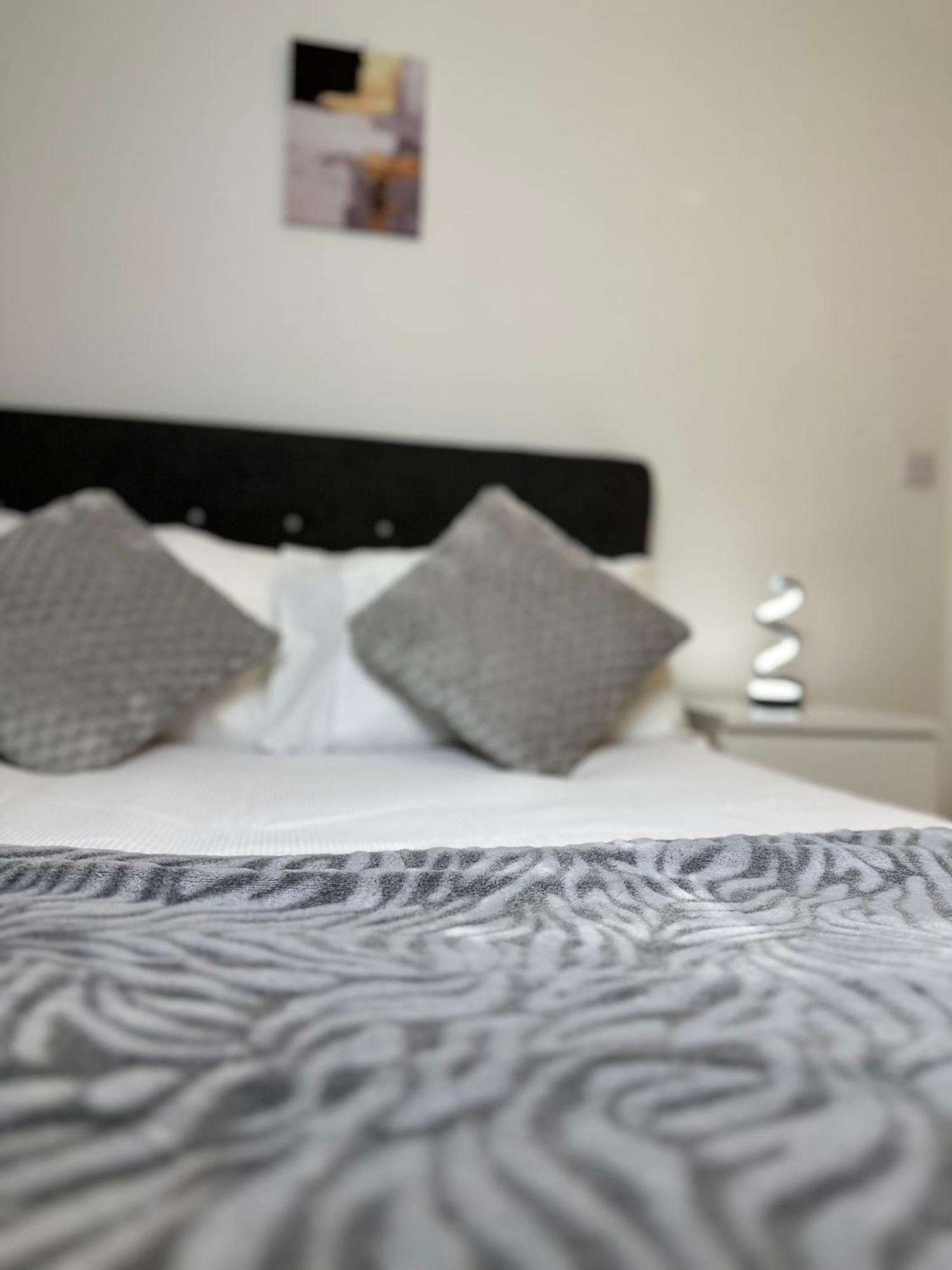 Luxury 2-Bed High-Rise In Manchester With Parking Екстериор снимка