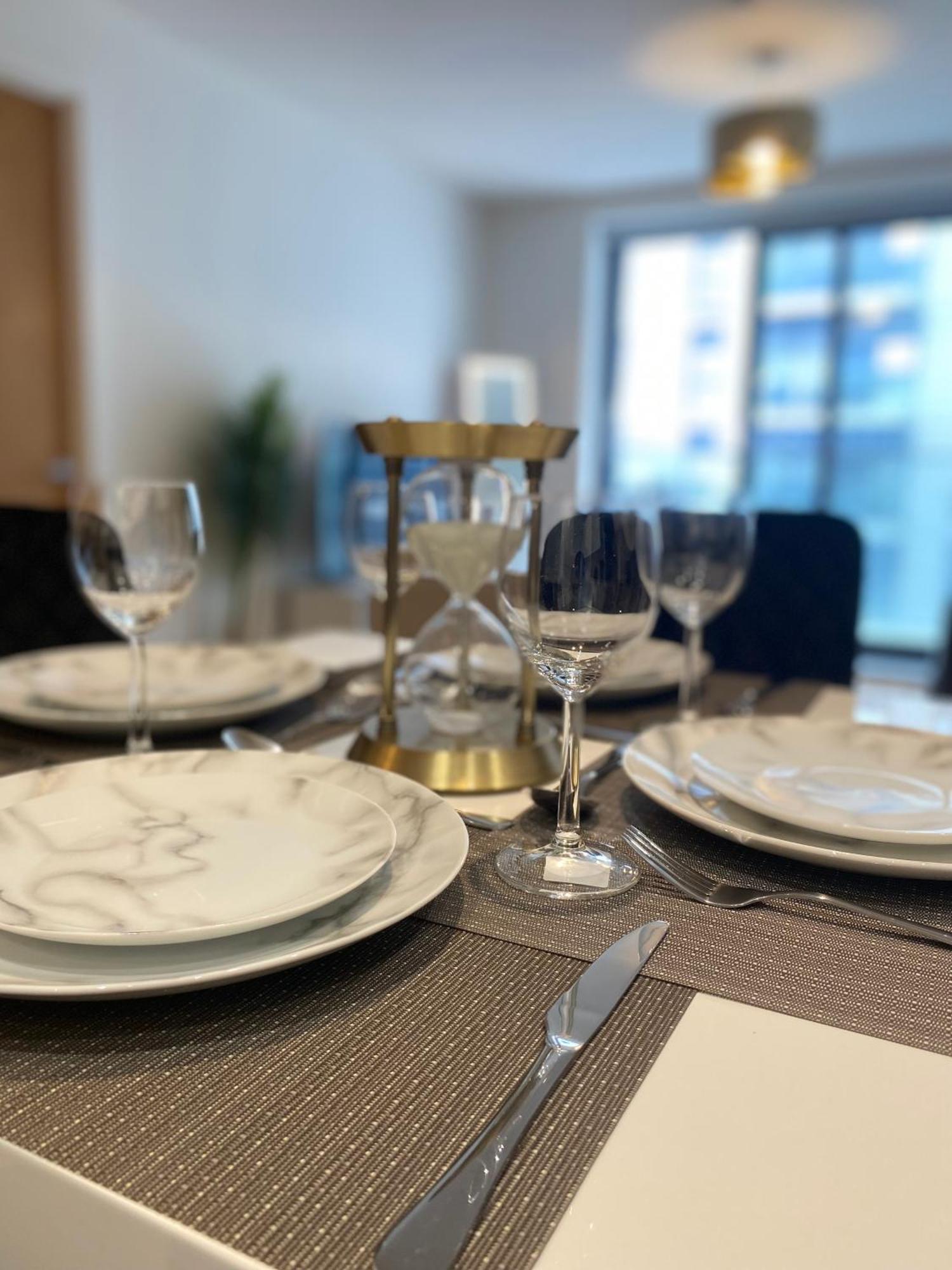 Luxury 2-Bed High-Rise In Manchester With Parking Екстериор снимка